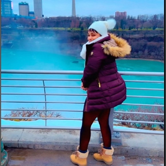 Meet your Posher, TOYA💓 LIKE TO BE NOTIFIED WHEN I GO LIVE 🥳‼️ - Picture 2 of 10